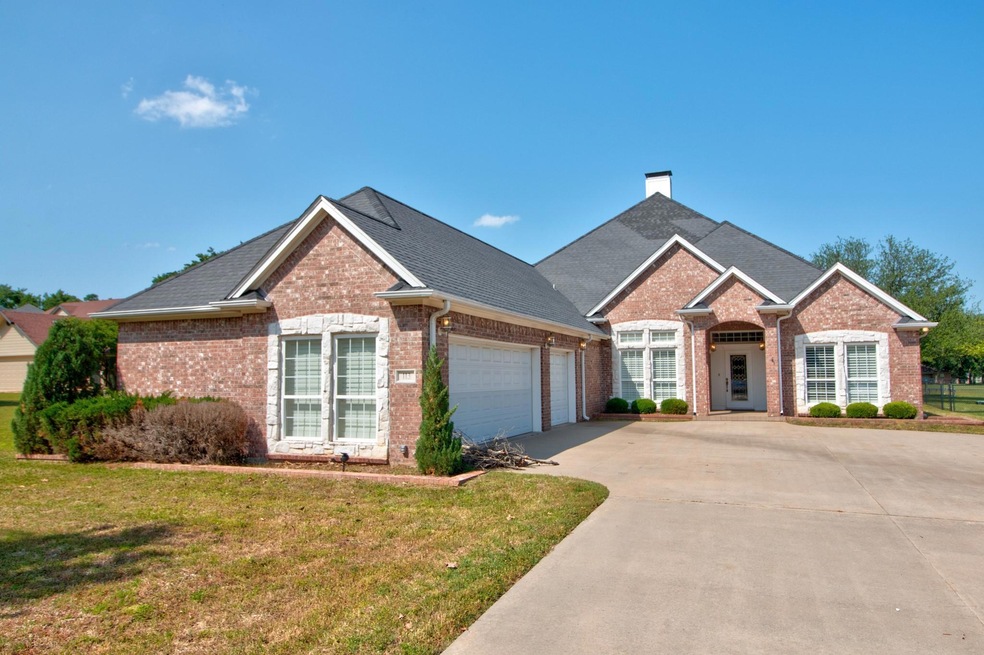 113 Modoc Trail, Gainesville, TX 76240 - photo 1