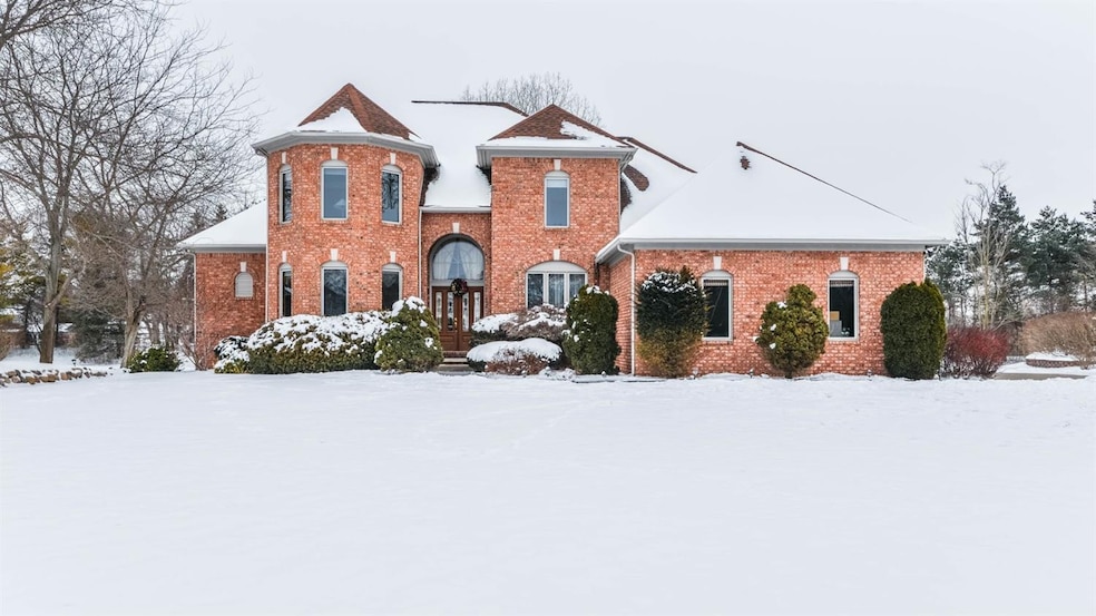 5001 Quincy Ct unit 8, Saline, MI 48176 - photo 1