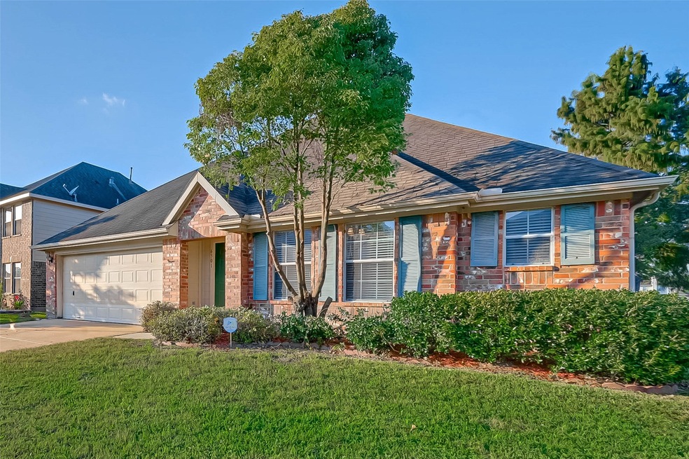 6301 Ozark Trail, Pearland, TX 77584 - photo 1