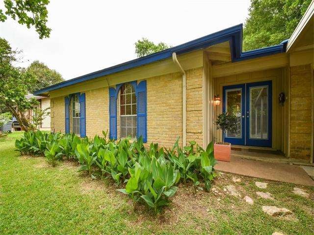 Nicely maintained mid-century home in south Austin