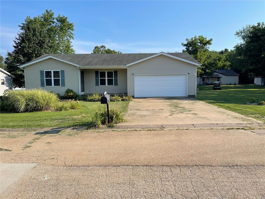 1678 Jenny Ct, Farmington, MO 63640 - photo 1