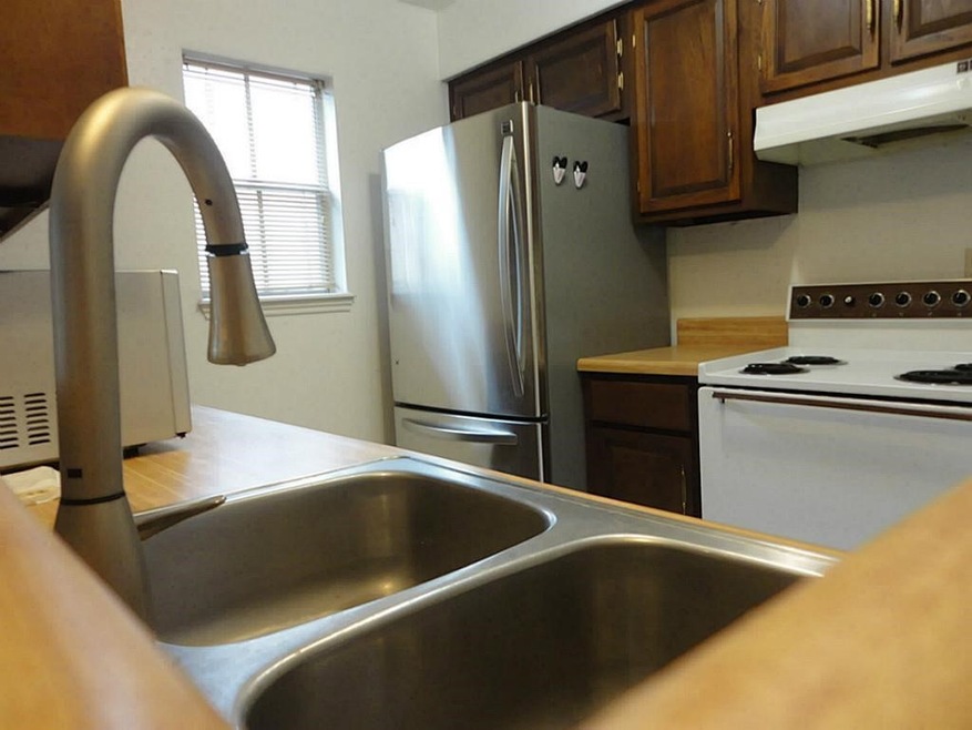 833 Wax Myrtle Ln unit A, Houston, TX 77079 - photo 1