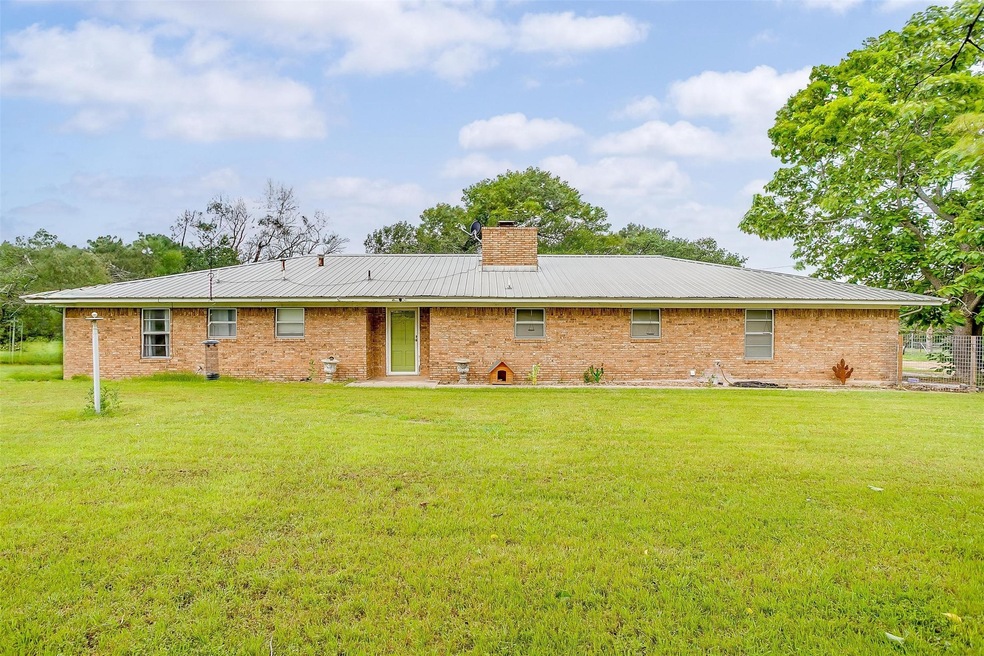 4601 Azle Hwy, Weatherford, TX 76085 - photo 1