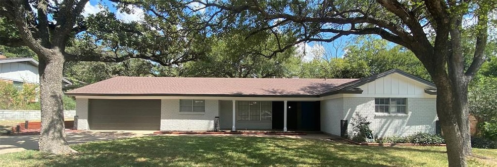 613 King Dr, Bedford, TX 76022 - photo 1