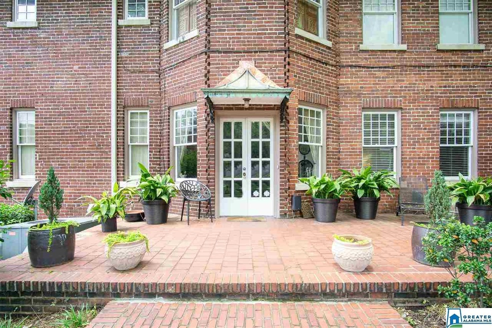 Enter your beautiful condo from your dedicated par