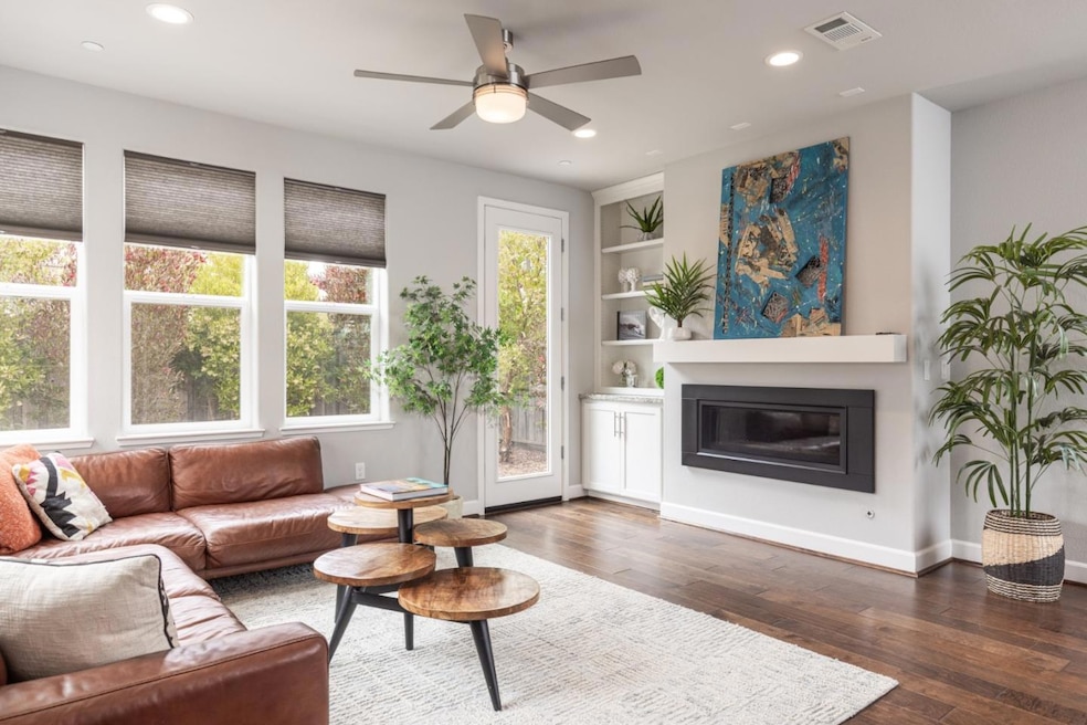 Sold $1,225,000 • Co-Listing Agent