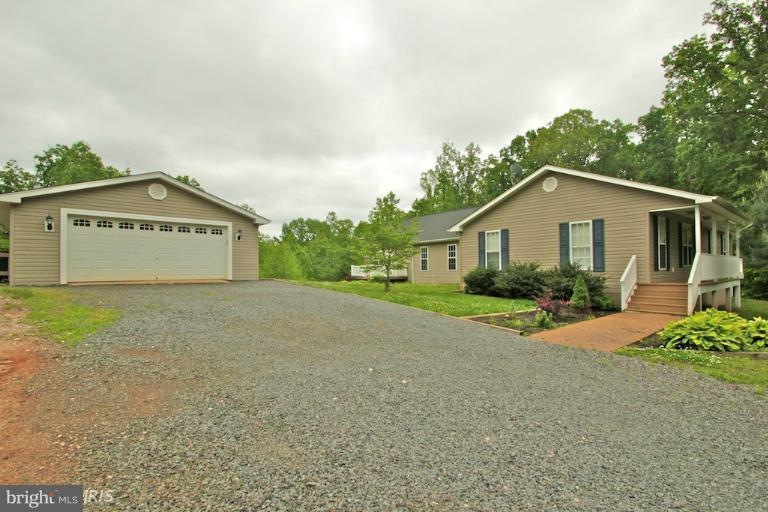 151 Quarter Run Dr, Orange, VA 22960 - photo 1