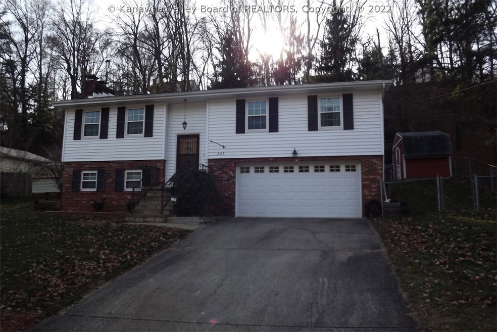 227 Pine Cir, Dunbar, WV 25064 - photo 1