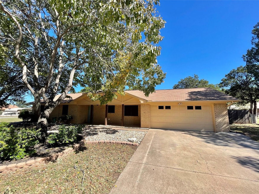 706 Heritage Trail, Granbury, TX 76048 - photo 1