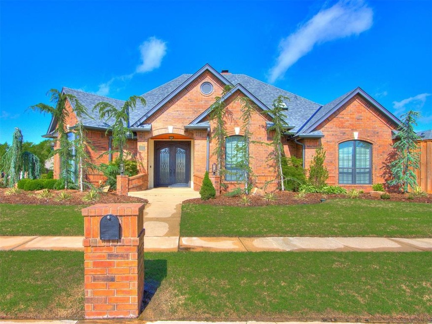 View of front of house featuring a front yard