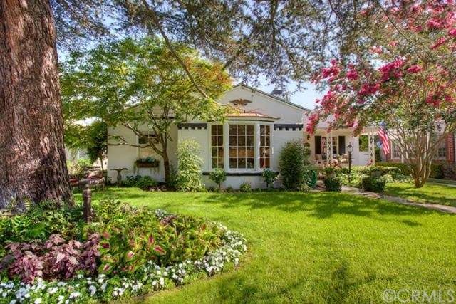Federal Colonial Revival Style in Floral Park!