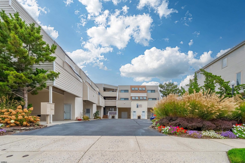 Sold $735,000 • Co-Listing Agent