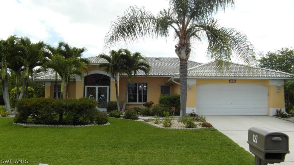 Front of House - Great Landscaping - auto sprinkle