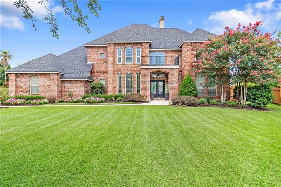 Stately Brick Home in a cul de sac