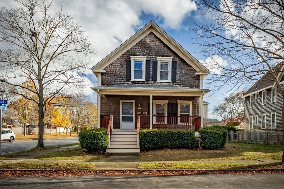 103 Fort St unit 1, Fairhaven, MA 02719 - photo 1