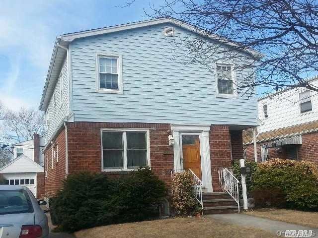 81-40 248th St, Jamaica, NY 11426 - photo 1