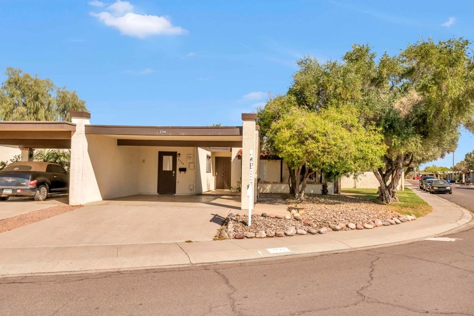 2427 S Azalea Dr