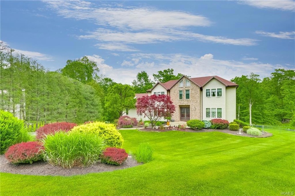 10 Parkside Ct, Pomona, NY 10970 - photo 1