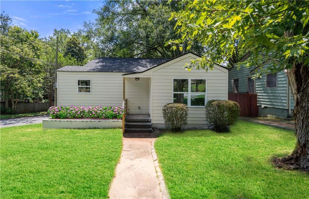 Adorable Bungalow