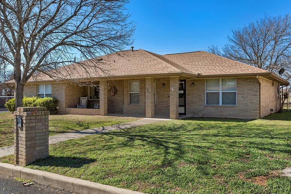 101 Edgewood Dr, Fredericksburg, TX 78624 - photo 1