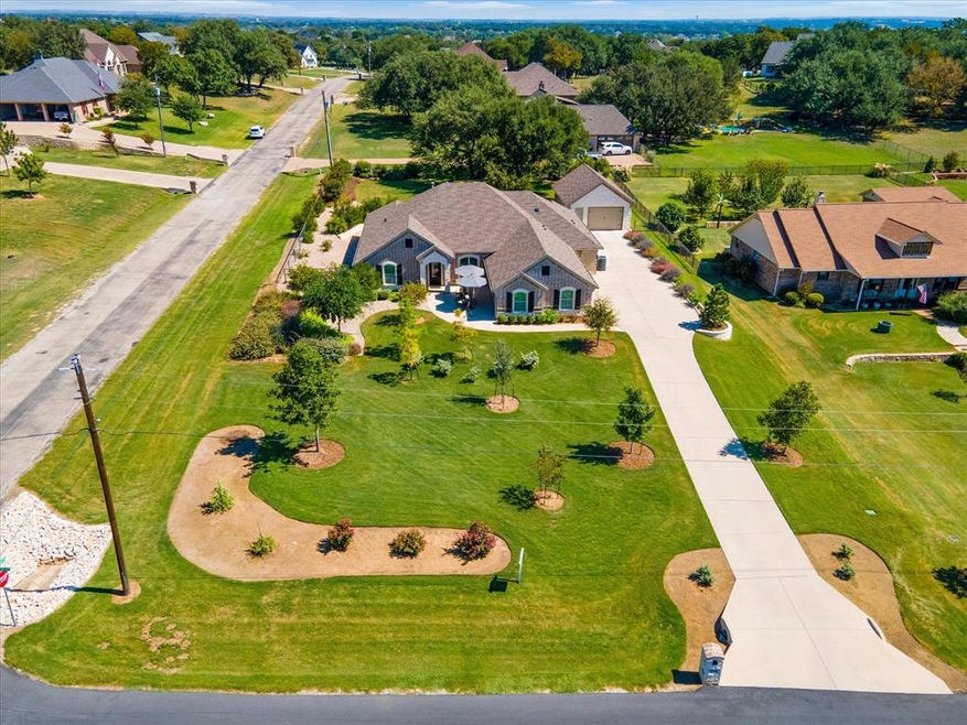 3901 Homestead Ct, Granbury, TX 76049 - photo 1