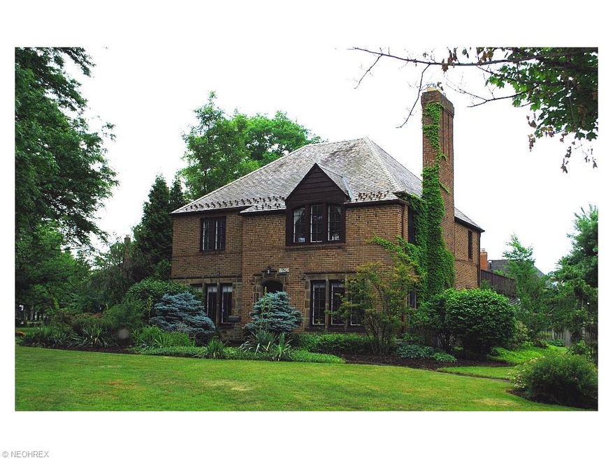 SOPHISTICATED  2500 SQ FT BRICK CHARMER