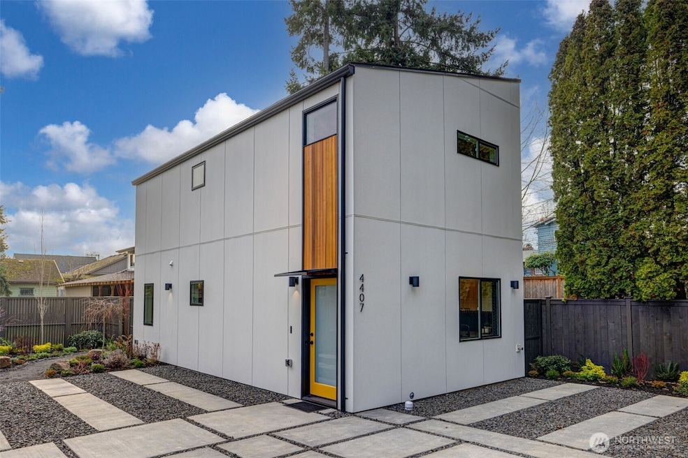 4407 S Holly St, Seattle, WA 98118 - photo 1