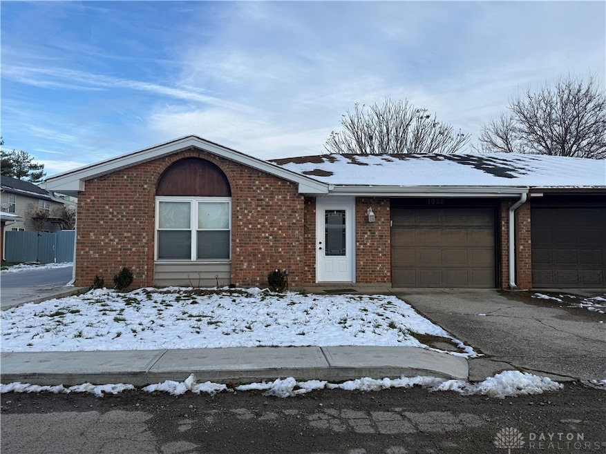 1926 Circle Kelly Jo, Middletown, OH 45044 - photo 1