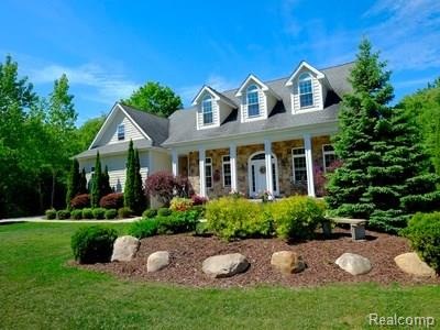 CUSTOM BUILDER'S HOME IN SHOREWOOD FORREST