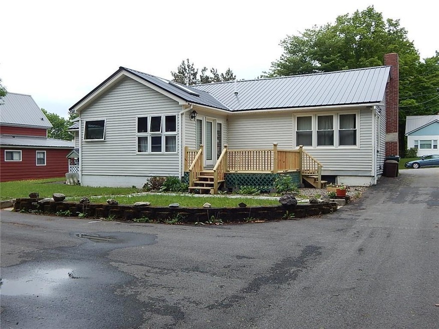 Maine Country Home for Sale in East...