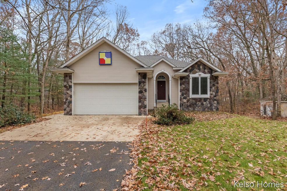 4078 Wildwood Dr unit 28, Allegan, MI 49010 - photo 1