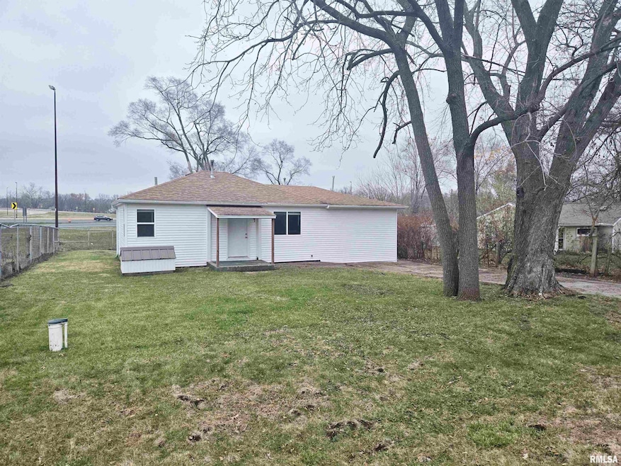 3221 66th Ave, Moline, IL 61265 - photo 1