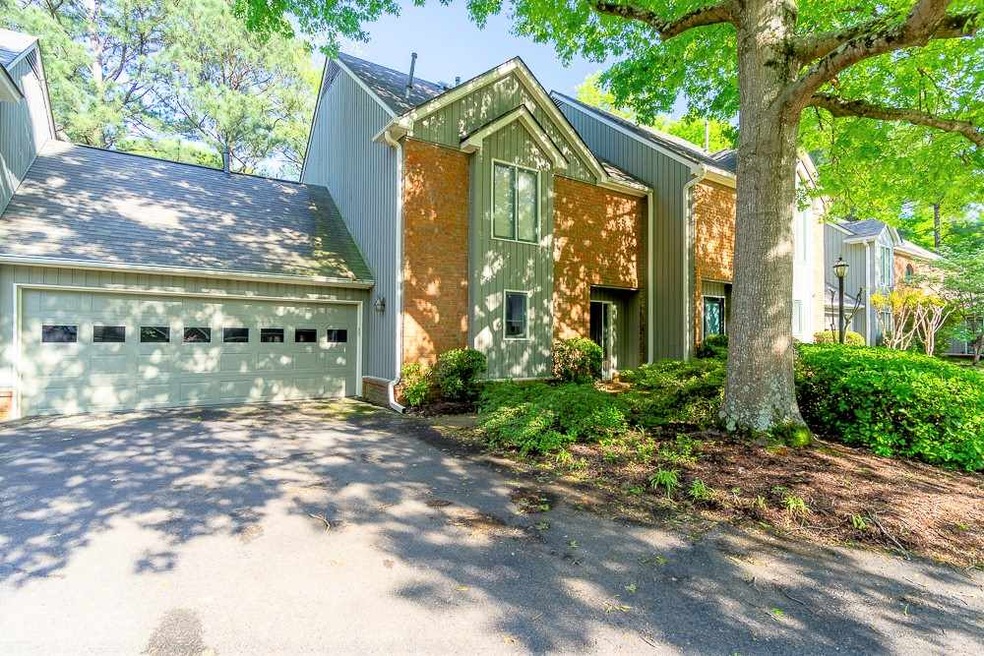 Lovely Condo located on a quiet cove.