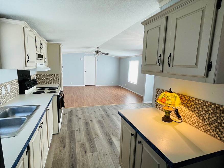 13310 Pleasant Valley Rd, Pearland, TX 77581 - photo 1