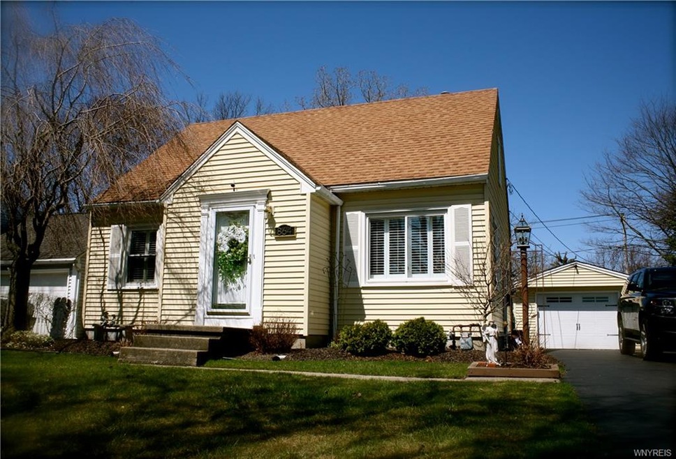 864 Pioneer Dr, North Tonawanda, NY 14120 - photo 1