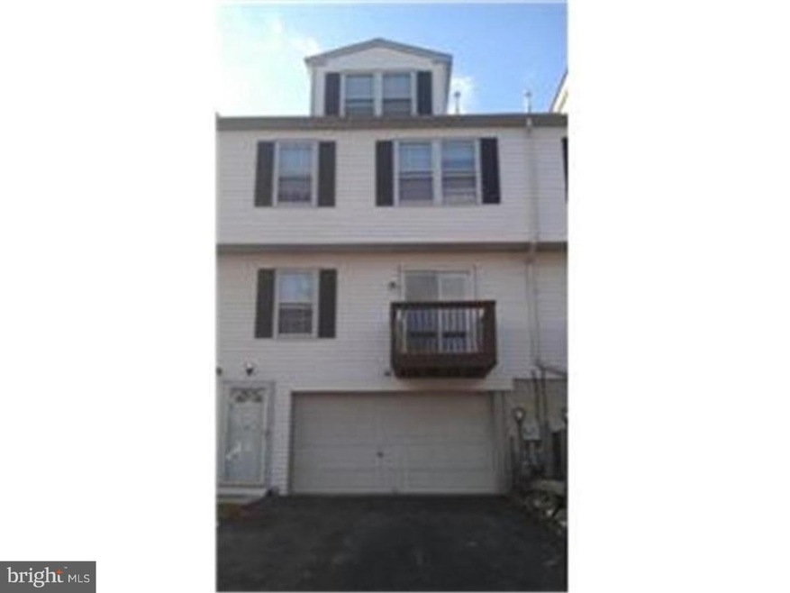 19 Riverwatch Ct, Essington, PA 19029 - photo 1