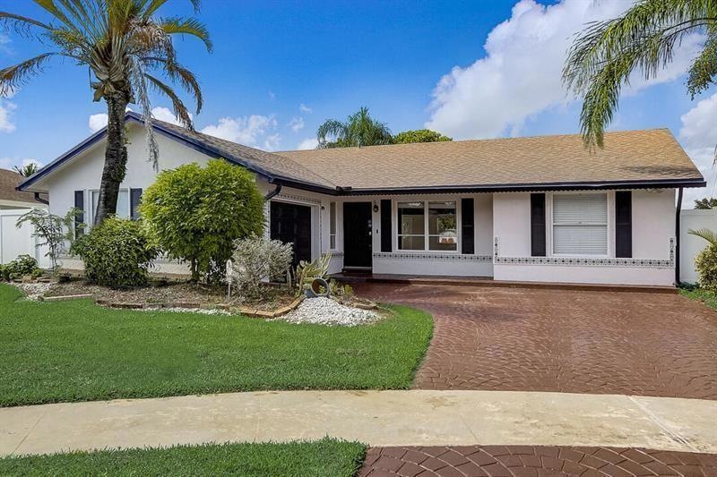 9387 Richmond Cir, Boca Raton, FL 33434 - photo 1