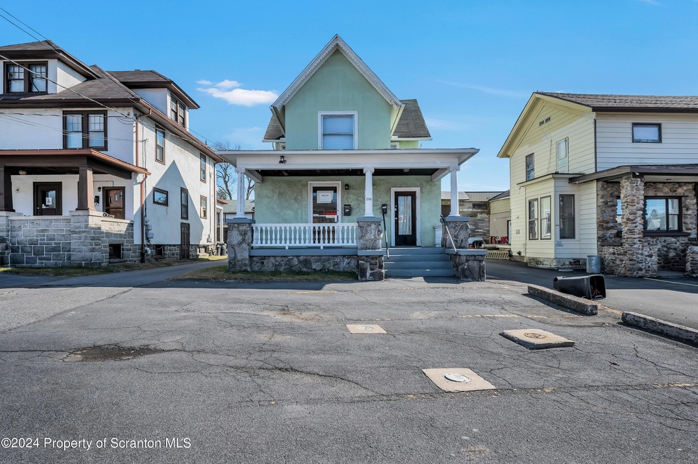 1342 Providence Rd (Top Floor), Scranton, PA 18508 - photo 1