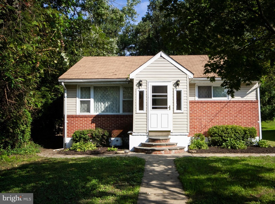 1824 Wildwood Ave, Parkville, MD 21234 - photo 1