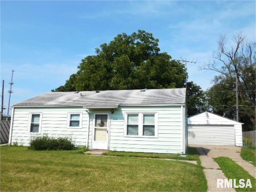 7002 N Pine St, Davenport, IA 52806 - photo 1