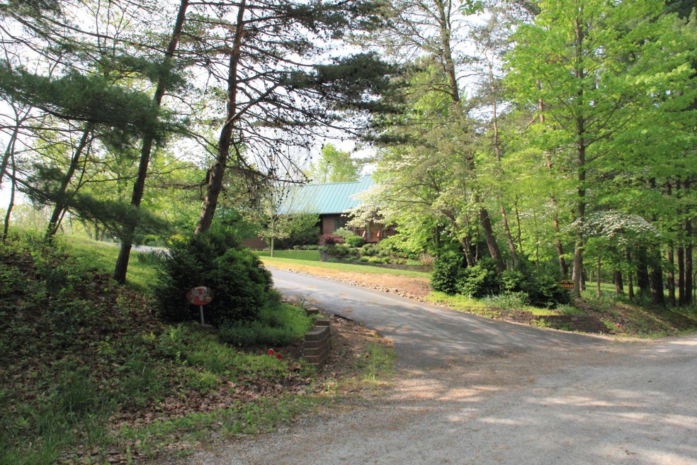 107 Mohawk Ln, Sugar Grove, OH 43155 - photo 1