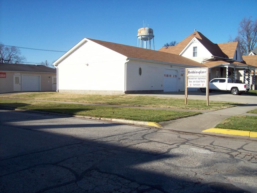 540 N Main St, Linton, IN 47441 - photo 1