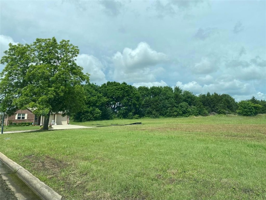 201 Cypress Point Ct, Bonham, TX 75418 - photo 1