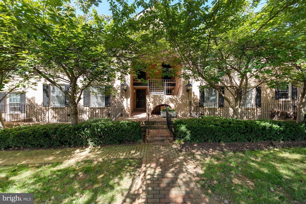 5702 Brewer House Cir unit 10212, Rockville, MD 20852 - photo 1