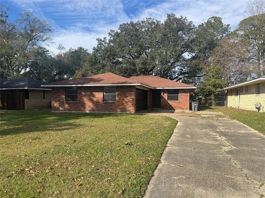1027 Arcadia Dr, Baton Rouge, LA 70810 - photo 1