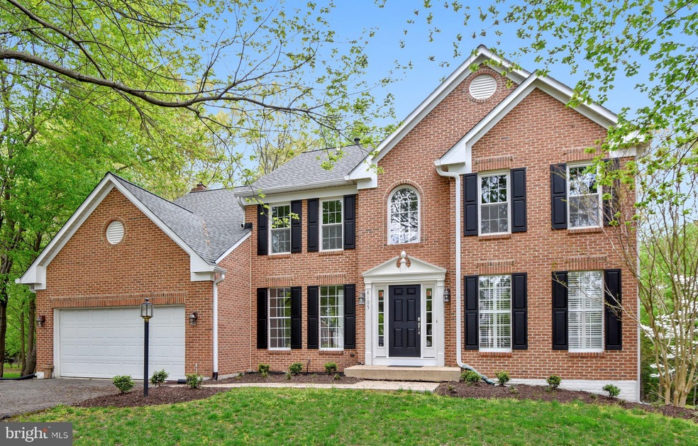 8105 Hollygate Dr, Glenn Dale, MD 20769 - photo 1