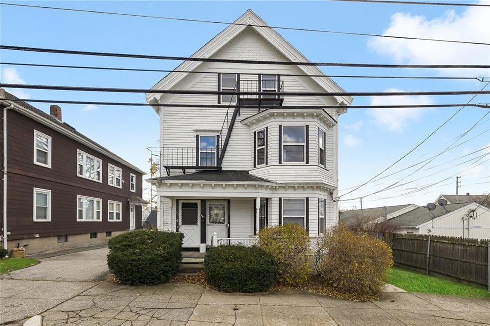 150 Sayles Ave unit 3, Pawtucket, RI 02860 - photo 1