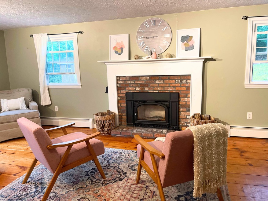 17 Greenmeadow Ln, Bedford, NH 03110 - photo 1