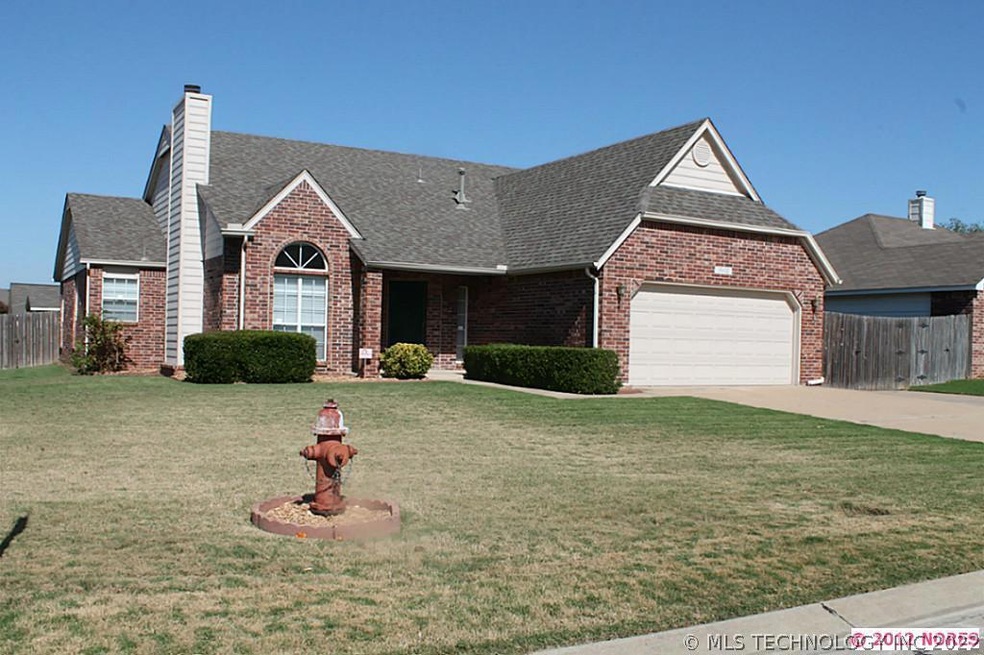 Large Corner Lot with Extra Wide Drive