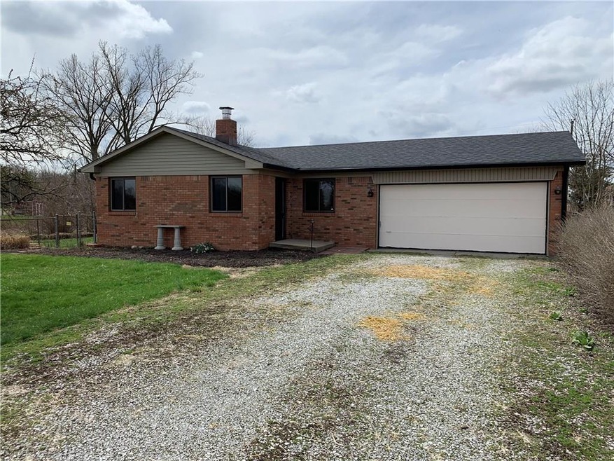 11185 N Division Rd, Fountaintown, IN 46130 - photo 1